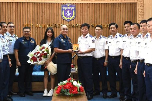 Lực lượng Bảo vệ bờ biển Philippines thăm, giao lưu với Bộ Tư lệnh Vùng Cảnh sát biển 2