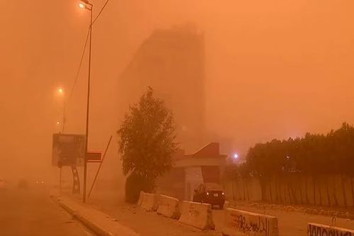 Bão cát kinh hoàng càn quét Iraq, hơn 3.700 người nhập viện