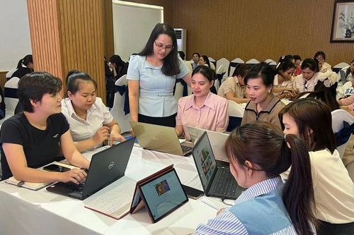 Tập huấn giáo viên sử dụng và phát triển thư viện số