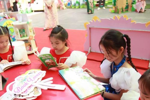 Học sinh Hoàn Kiếm hào hứng tham gia ngày hội sách