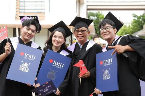 Trường Đại học RMIT trao bằng tốt nghiệp cho 2.900 tân khoa