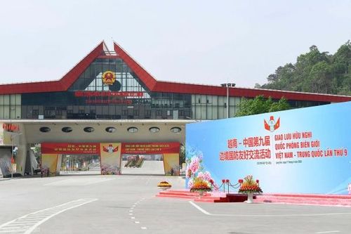 Khai màn chương trình Giao lưu hữu nghị quốc phòng biên giới Việt Nam-Trung Quốc lần thứ 9