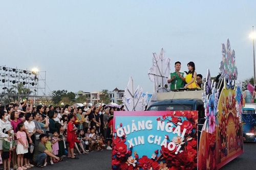 Quảng Ngãi chào mùa du lịch bằng lễ hội Carnival rộn ràng sắc màu
