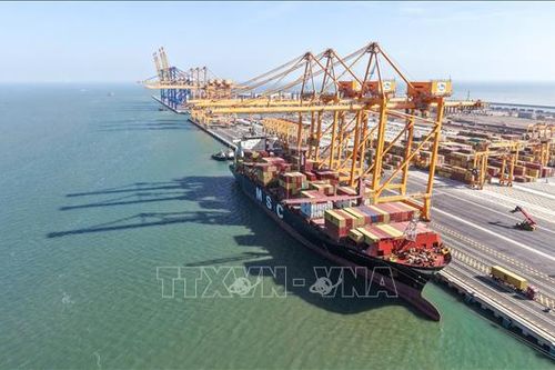 Chuyến tàu thương mại đầu tiên chính thức cập bến tại cầu cảng số 3, 4 tại Hải Phòng