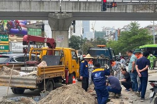 Hà Nội xén vỉa hè, thu hẹp dải phân cách một số tuyến đường