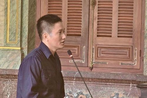 Nhận hối lộ của người có hành vi cho vay lãi nặng, cựu cán bộ dính án