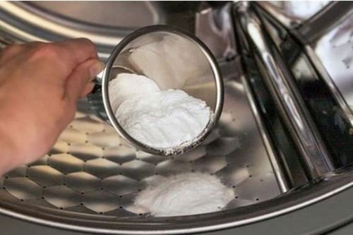 Rắc một nắm muối vào máy giặt – bí kíp tưởng lạ mà hiệu quả hơn cả dùng hóa chất đắt tiền