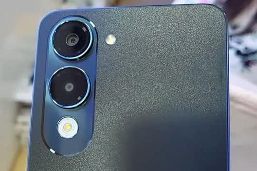 Smartphone chống nước, độ bền quân đội Mỹ, pin 'trâu', giá chỉ 2,27 triệu đồng