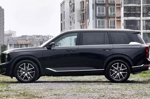 'Kẻ ngáng đường' Ford Everest, Hyundai Santa Fe giảm giá hơn 160 triệu đồng tại Việt Nam