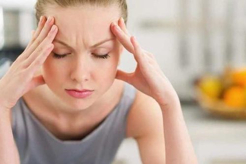 5 món ăn giúp giảm đau đầu tự nhiên, không cần dùng thuốc