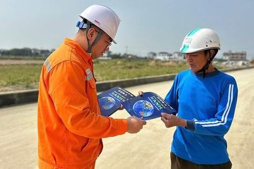 Hà Tĩnh, Hà Giang: Tập trung đảm bảo cấp điện mùa nắng nóng 2025