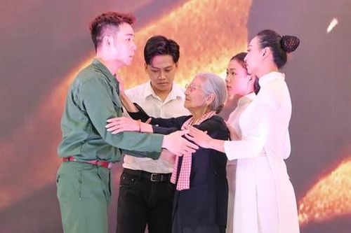 'Ký ức Người mẹ Bàn Cờ' - Phụ nữ quận 3 tri ân và tiếp nối truyền thống