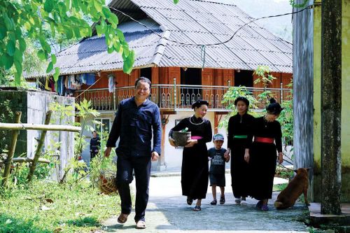 Những ngày vui ở làng