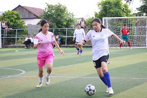 Thúc đẩy phát triển sân chơi phong trào bóng đá nữ