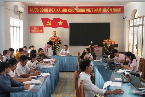 Ngân hàng Chính sách xã hội huyện Vạn Ninh giải ngân hơn 2,7 tỷ đồng vốn tín dụng chính sách cho 52 hộ vay