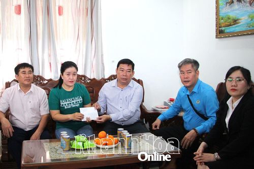 Các cơ quan, đơn vị, doanh nghiệp thăm 8 gia đình nạn nhân bị tử vong do tai nạn lao động