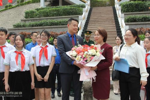 20 thiếu nhi thị Bằng Tường (Trung Quốc) tham gia giao lưu 'Khăn hồng hữu nghị thiếu nhi biên giới Việt Nam - Trung Quốc'