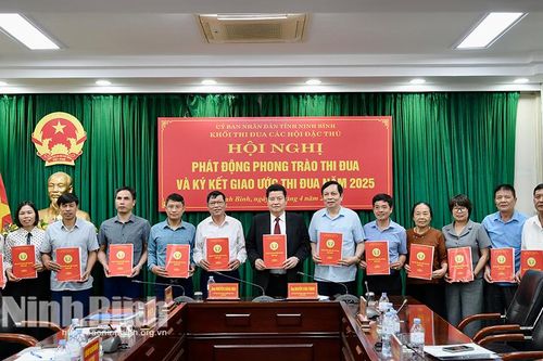 Hội đặc thù tỉnh ký kết giao ước thi đua năm 2025