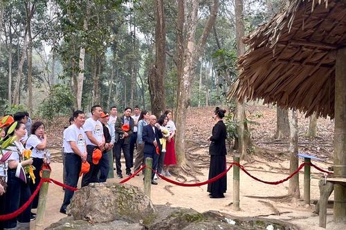 Về 'địa chỉ đỏ' Tân Trào nhớ Bác