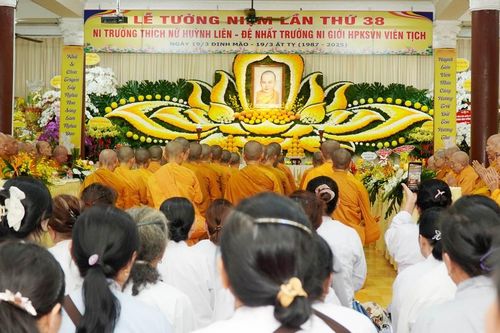 Tưởng niệm Ni trưởng Huỳnh Liên - Đệ nhất Trưởng Ni giới hệ phái Khất sĩ