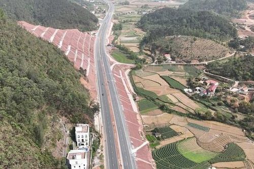 Những hình ảnh ấn tượng tại tuyến đường nghìn tỷ đẹp nhất Lạng Sơn