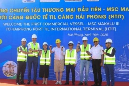 Chuyến tàu thương mại đầu tiên cập cảng Hải Phòng