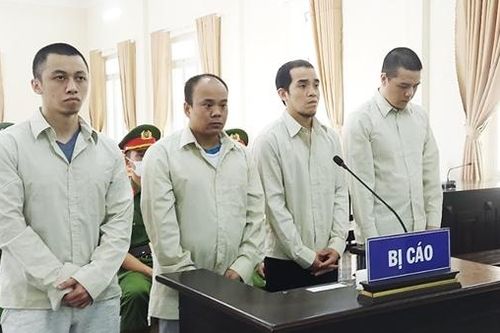 Bảo vệ rủ bạn tù gây 9 vụ trộm tại công ty