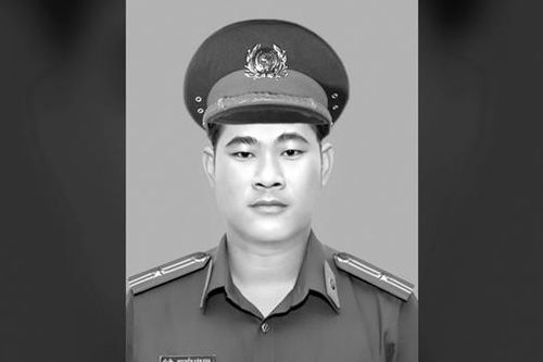 Truy thăng cấp bậc hàm, hỗ trợ gia đình cán bộ Công an xã hy sinh ở Hậu Giang