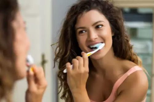 5 căn bệnh có thể mắc phải khi đánh răng sai cách