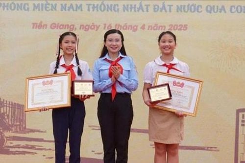Học sinh Hà Nội giành giải Đặc biệt cuộc thi tìm hiểu tem bưu chính 50 năm Giải phóng miền Nam
