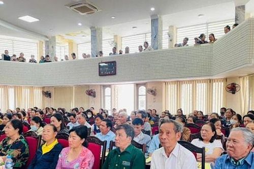 Hơn 200 hộ nông dân, chủ trang trại được tư vấn về kiến thức khoa học, kỹ thuật