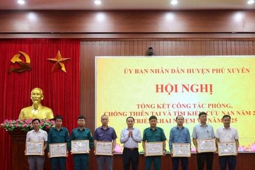Phú Xuyên: 74 tập thể, cá nhân được khen thưởng về công tác phòng, chống thiên tai và tìm kiếm cứu nạn năm 2024