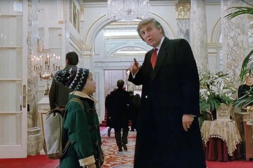 Đạo diễn 'Ở Nhà Một Mình 2' muốn cắt bỏ Tổng thống Donald Trump ra khỏi phim