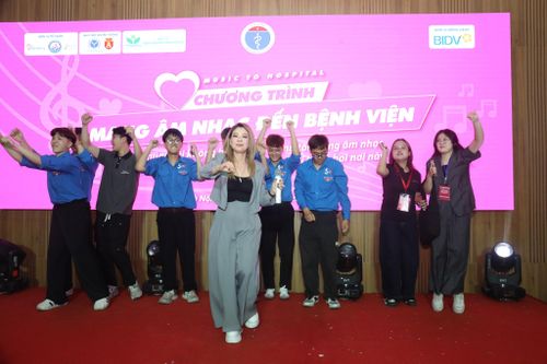 Âm nhạc hòa nhịp yêu thương tại Bệnh viện Đa khoa tỉnh Bắc Ninh