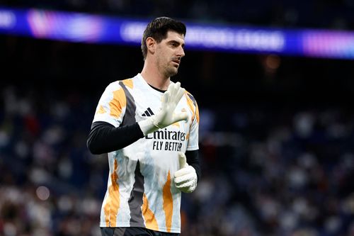 Courtois chỉ trích chiến thuật của Ancelotti