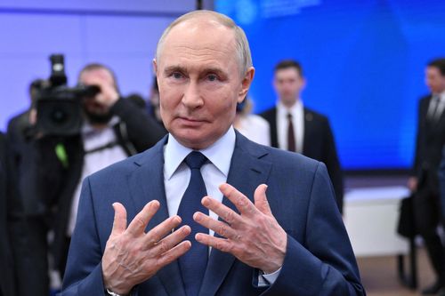 Ông Putin khen Elon Musk, ví như 'huyền thoại vũ trụ' Liên Xô