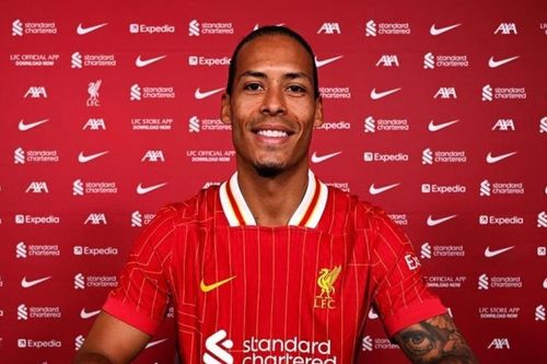 Van Dijk nhận lương kỷ lục khi ký tiếp với Liverpool