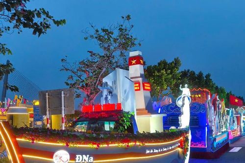 Trao giải Hội thi diễu hành xe hoa, thuyền hoa