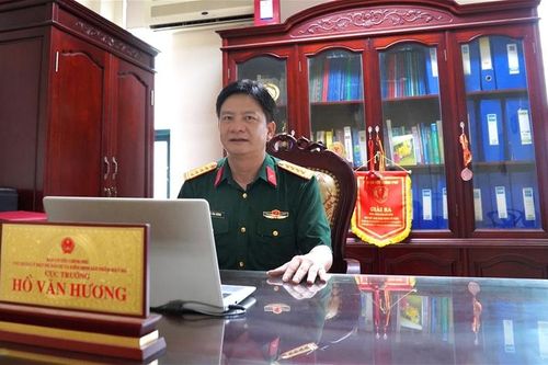 Đại tá Hồ Văn Hương giữ chức Phó Trưởng Ban Cơ yếu Chính phủ