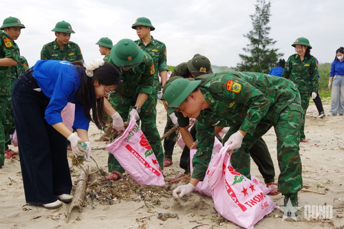 Nghệ An tổ chức Chương trình 'Hãy làm sạch biển' năm 2025