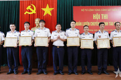 Bộ tư lệnh Vùng Cảnh sát biển 4: Nâng cao trình độ huấn luyện cho đội ngũ cán bộ Hải đội, tàu