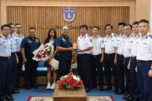 Lực lượng bảo vệ bờ biển Philippines thăm, giao lưu với Bộ Tư lệnh Vùng Cảnh sát biển 2