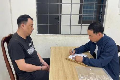 Bắt giữ cựu nhân viên ngân hàng trốn truy nã