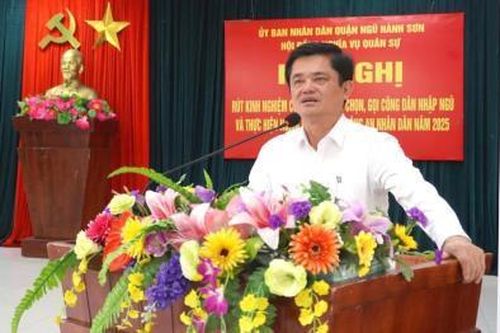 Quận Ngũ Hành Sơn khen thưởng 28 tập thể và cá nhân có thành tích trong công tác tuyển quân năm 2025