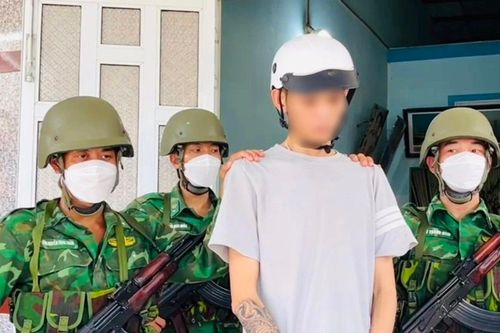 Bến Tre: Bắt đối tượng tàng trữ ma túy và súng Rulo