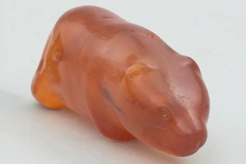 Kiệt tác hoàn mĩ tượng gấu 6.000 tuổi làm từ hổ phách