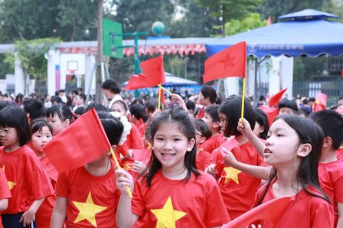 Học sinh trải nghiệm khí thế tiến công trong Đại thắng mùa xuân 1975