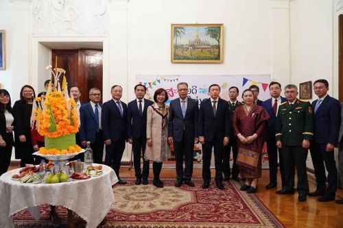 Đại sứ quán Việt Nam tại Liên bang Nga chúc mừng Tết Bunpimay của Lào