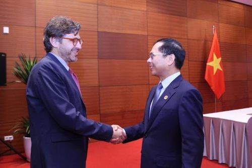 Việt Nam-Colombia mở rộng hợp tác về chuyển đổi năng lượng, chuyển đổi số, trí tuệ nhân tạo