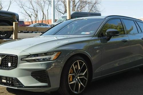 Xe Volvo đi 2 năm, chạy 31.000km vẫn có giá như vừa lăn bánh